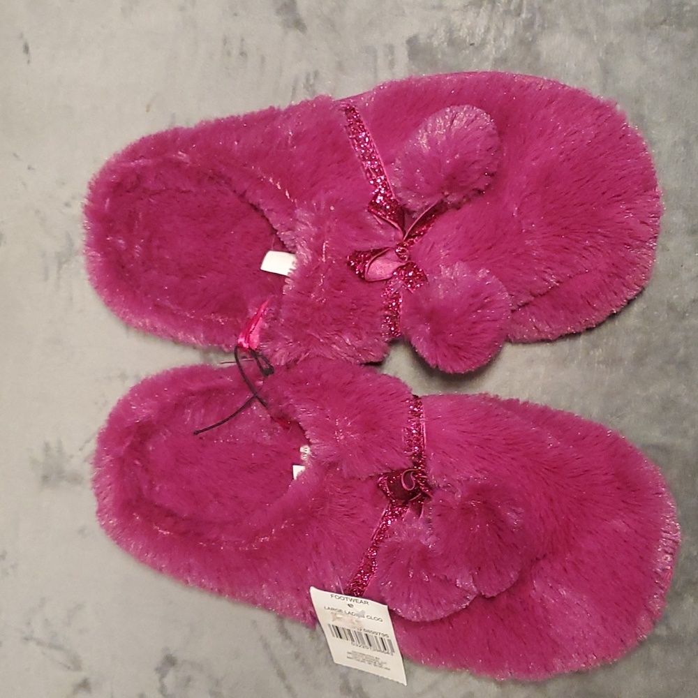 NWT Just Be Slippers